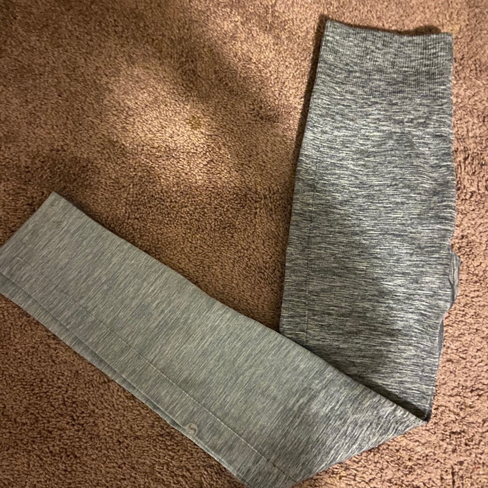 Hombre gray Lululemon leggings!